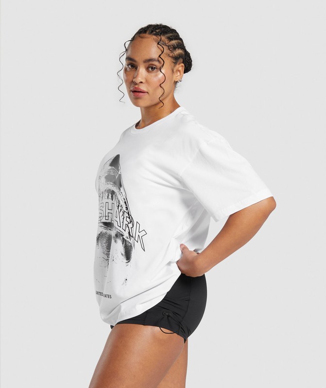 Gymshark Shark Attack OS Baggy Tee GFX T-Shirt Dames Wit | NOAT30918